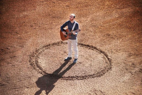 מתפלל לגשם: יוחאי בן אב"י בסינגל חדש וחורפי• צפו