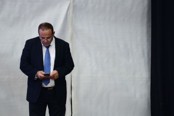 תקרית דיפלומטית חריגה של איוב קרא בדובאי