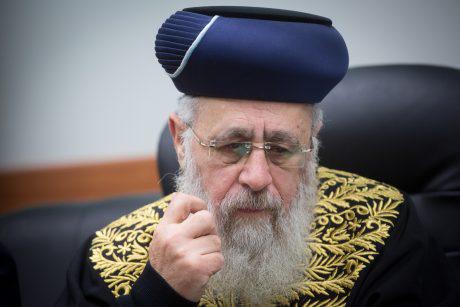 הרב יצחק יוסף נגד המנהג הנפוץ: "חשש אשת איש"