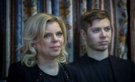 יאיר נתניהו בירך את אמו וריגש את הרשת