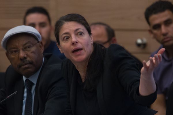 סערה במערכת הפוליטית בעקבות החלטתה של שקד