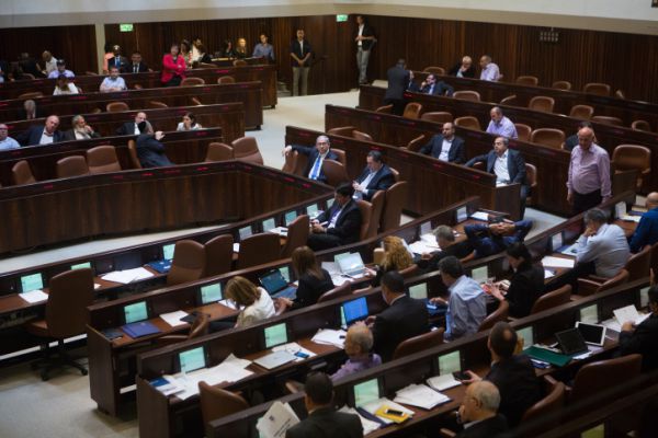 התרגיל המסריח: הקואליציה משכה את כל החוקים