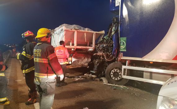 הרוג ופצועים בתאונה קשה בדרום:"הרכבים היו מעוכים"