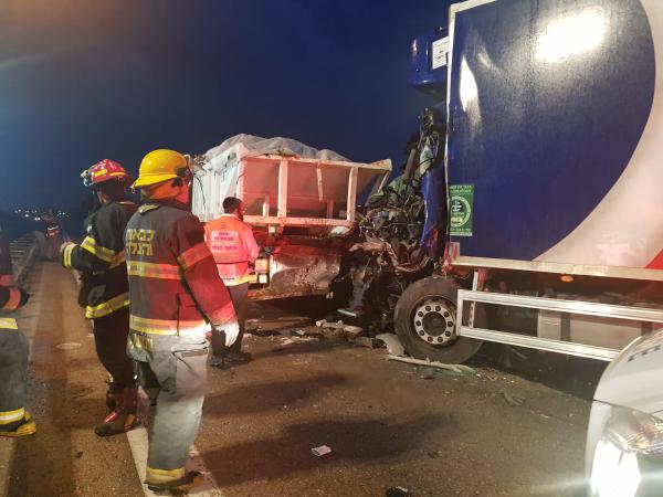 הרוג ופצועים בתאונה קשה בדרום:"הרכבים היו מעוכים"