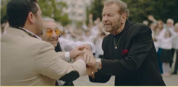 צפו: דודו פישר וגד אלבז מצרפים אורח מרגש במיוחד