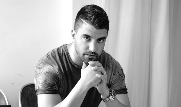 בגלל חוסר צניעות: משה פרץ גנז את הקליפ שלו