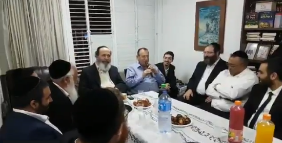 לא היינו מנחשים: הכישרון המפתיע של רון חולדאי •צפו