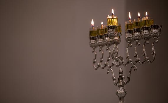 פניה למלונות:  הסדירו מקום להדלקת נרות חנוכה כהלכה