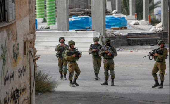 המחבל מברקן עדיין חופשי; כתב לאישום לאביו