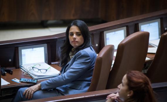 בעקבות הכניעה לטרור: שקד בתביעה נגד Airbnb