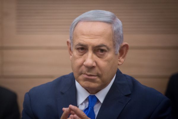 דרישה מהיועמ"ש: או חוץ או ביטחון לנתניהו