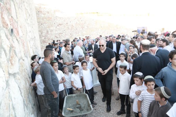 "יום חג ליישוב": הונחה אבן הפינה לשכונת הקבע במגרון