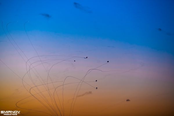 תמונת היום: תיעוד מרהיב של יירוט רקטה בשקיעה