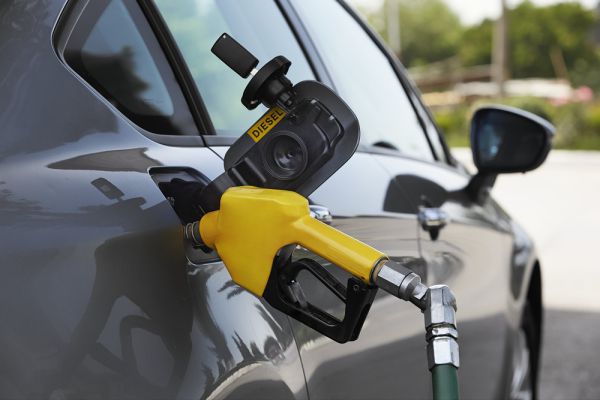 בשורה לנהגים: במוצאי שבת צניחה במחירי הדלק