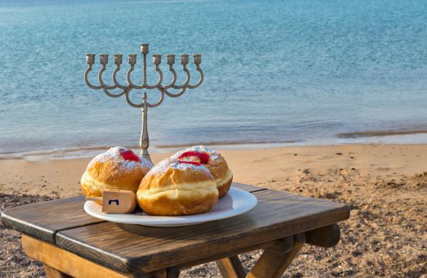 צאו לחגוג: מדריך סרוגים לאירועי חנוכה 2018