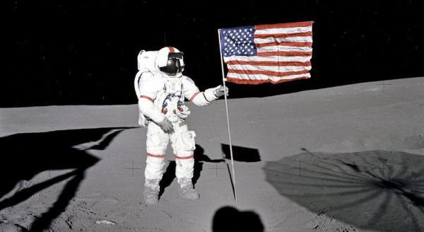 בסכום מטורף: חליפת החלל של ניל ארמסטרונג נמכרה