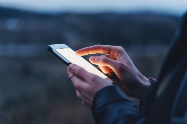 הטרנד שמשגע את הרשת: "מדהים, אין שום טלפונים"