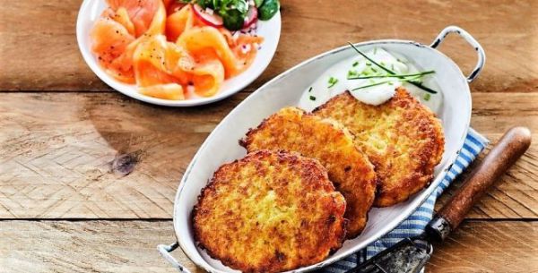 מתכוננים: מתכון ללביבות תפוחי אדמה וסלמון