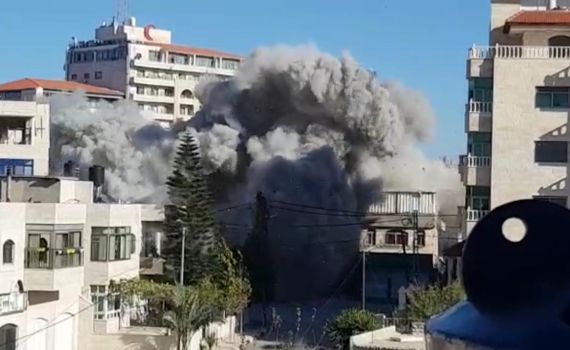 תיעוד: נהרס בית המחבל שרצח את רונן לוברסקי הי"ד