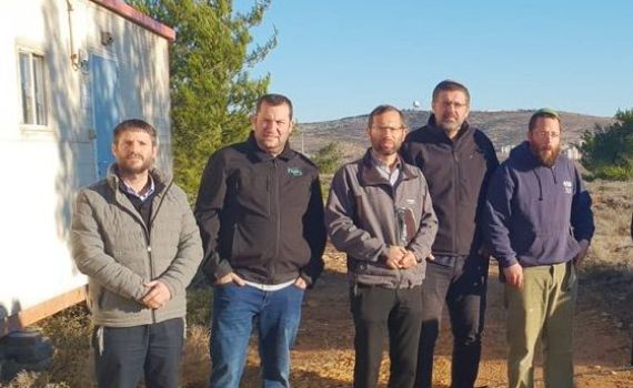 תגובות נגד מנדלבליט על עמונה: "לא יבלבל אותנו"