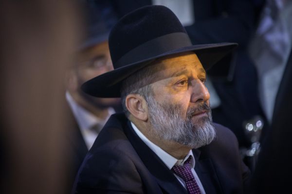 מענק של דרעי: חצי מיליון ש"ח ליישוב היהודי בחברון