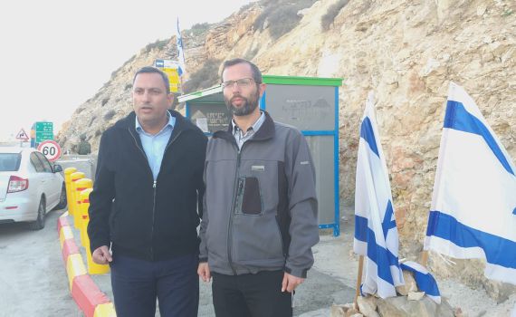 ראש עיריית שדרות בביקור בגבעת אסף: "אנחנו אתכם"