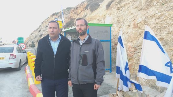 ראש עיריית שדרות בביקור בגבעת אסף: "אנחנו אתכם"