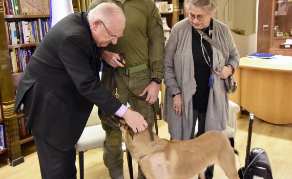 זכה לכבוד הנשיא: הכלב שלכד את המחבל מברקן