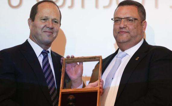 ליאון נכנס לראשות העיר: "אתגרים רבים לפנינו"