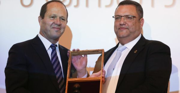 ליאון נכנס לראשות העיר: "אתגרים רבים לפנינו"