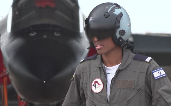 צפו: הטייס סגן י', בוגר הישיבה בעלי, מדבר