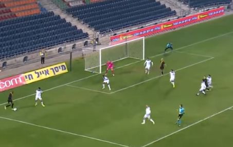 בתום דרמה: מכבי ת"א והפועל ב"ש עברו שלב. צפו