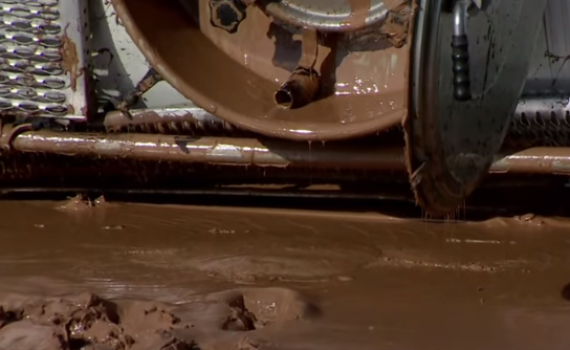 אסון מתוק: טון שוקולד נוזלי הציף כביש