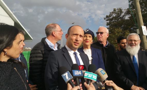 בנט ושקד מגיבים: "לא הפגנו נגד הממשלה, ספין"