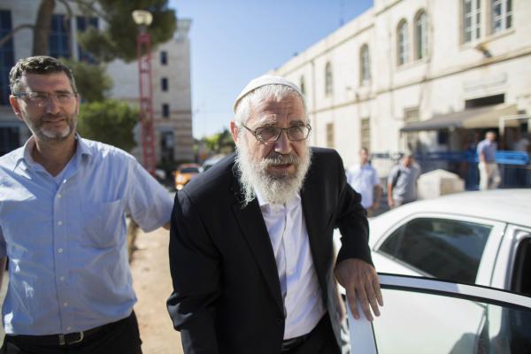 הבקשה הלא שגרתית של הרב אלון: לברוח לאוקראינה