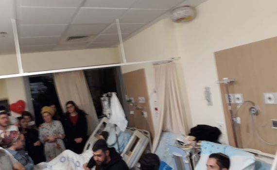 מרגש במיוחד: מלווה מלכה לצד עמיחי ושירה בביה"ח