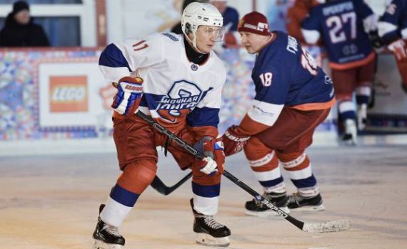 ממשלה על הקרח: פוטין כיכב במשחק הוקי קרח. צפו