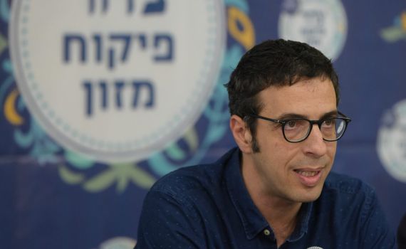 הנתונים: "בוחרים בכשרות רבנות,לא בארגונים פרטיים"