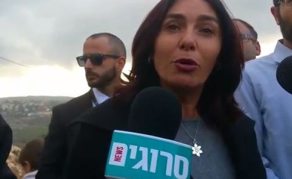 רגב למנדלבליט: "גוררים רגליים ומתעללים באנשים"