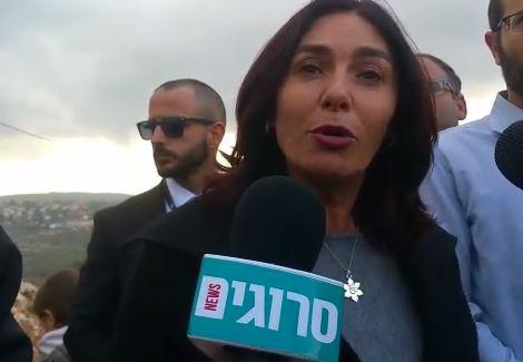 רגב למנדלבליט: "גוררים רגליים ומתעללים באנשים"