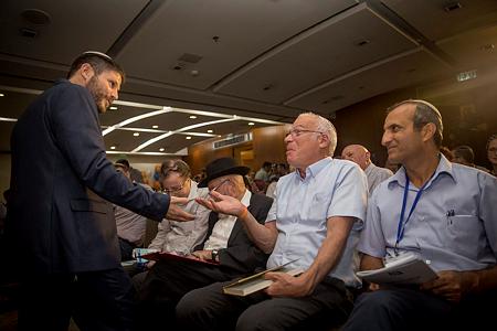 דרמה: ועדה מסדרת תקבע מי יהיה יו"ר האיחוד הלאומי