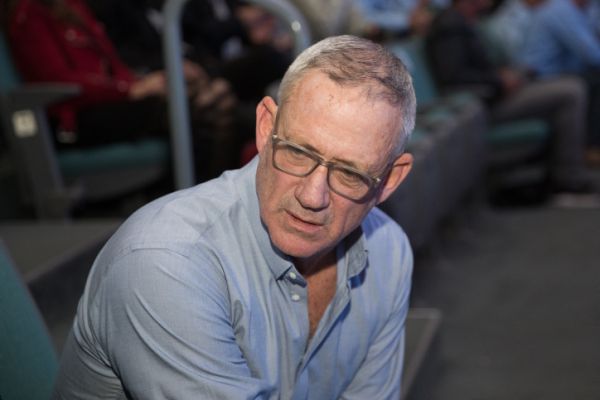 אחרי הקמת המפלגה: מתקפה קשה על בני גנץ