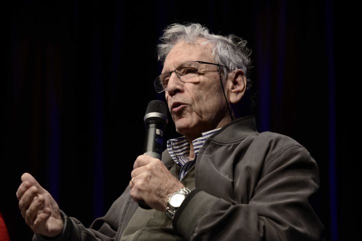 "מביעים צער על מותו של חבר המפלגה, עמוס עוז"