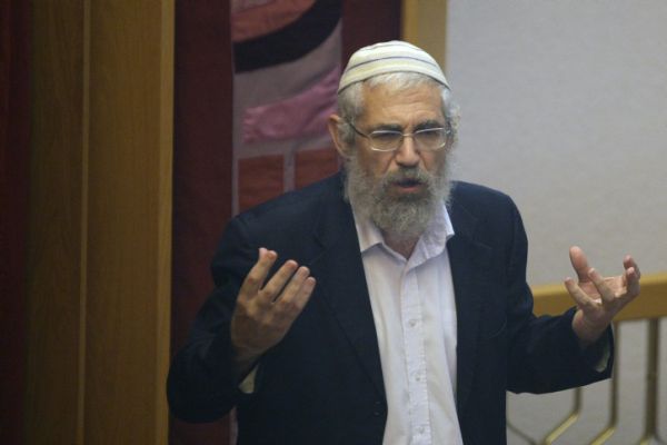 "צריך להמשיך לכנות את מוטי אלון בתואר "רב"