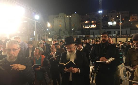 תיעוד מרגש: עצרת התפילה לרפואת נתנאל פלבר. צפו