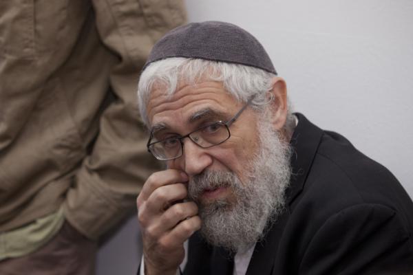 דיווח: הוגשה תלונה במשטרה נגד הרב מוטי אלון