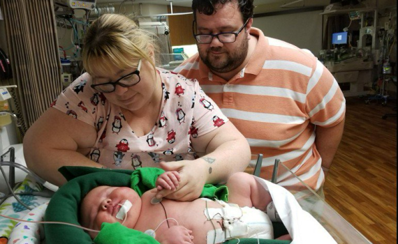 העיקר הבריאות: תינוק ענק נולד במשקל 7 ק"ג