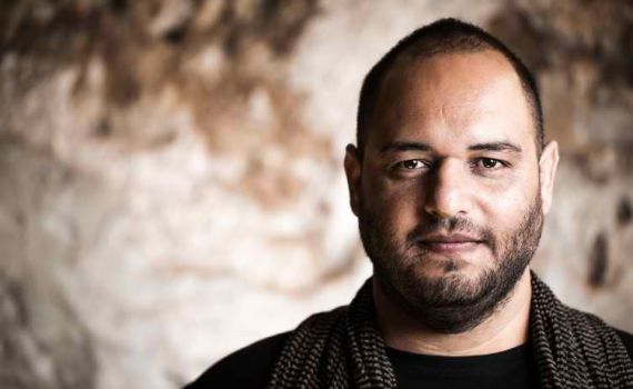 "רק בלילות": שי צברי בשיתוף פעולה מפתיע• צפו