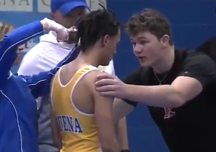 רקע גזעני? מתאבק שחור הוכרח לחתוך את הראסטות