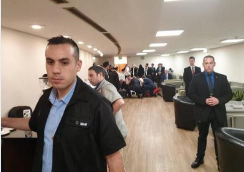 הלחצים השפיעו: השר קרא התמוטט במליאה